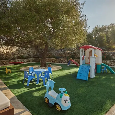 Jessica Luxury * Ajos Nikolaos