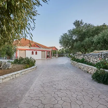 Jessica Luxury * Ajos Nikolaos