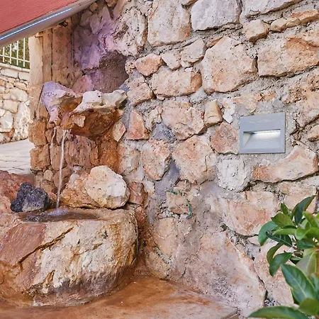 Jessica Luxury * Ajos Nikolaos