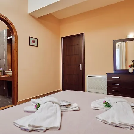 Jessica Luxury * Ajos Nikolaos