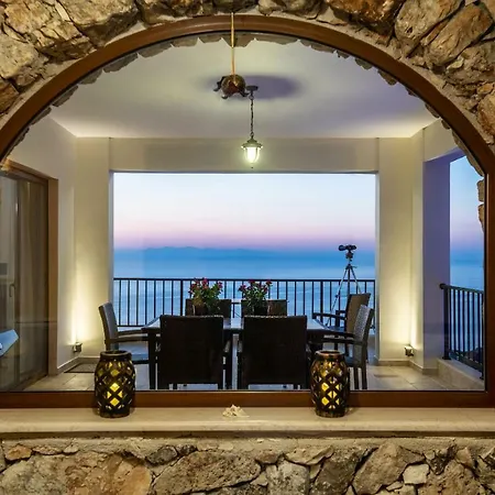 Jessica Luxury * Ajos Nikolaos