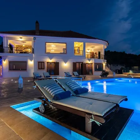 Jessica Luxury *